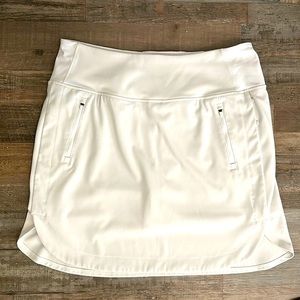 Athleta Fairway golf skirt 18”